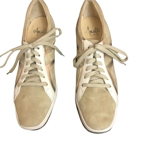 Stylish, Sleek, Tan/Cream/Gold Amalfi Suede/Leather Athletic Shoes, Size 9 - Picture 2 of 6